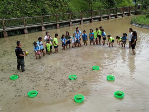 部落冲突村民在做什么[图1]